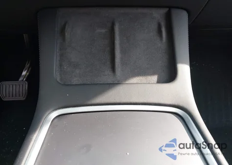 2024 Tesla Model Y Long Range Dual Motor All-Wheel Drive from USA, damaged, VIN 7SAYGDEE6RA236385